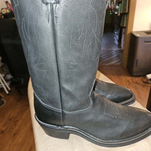 NWT Tony Lama Men's Black Oiled Cowhide work boots, size 11, Vibram soles - Picture 8 of 14